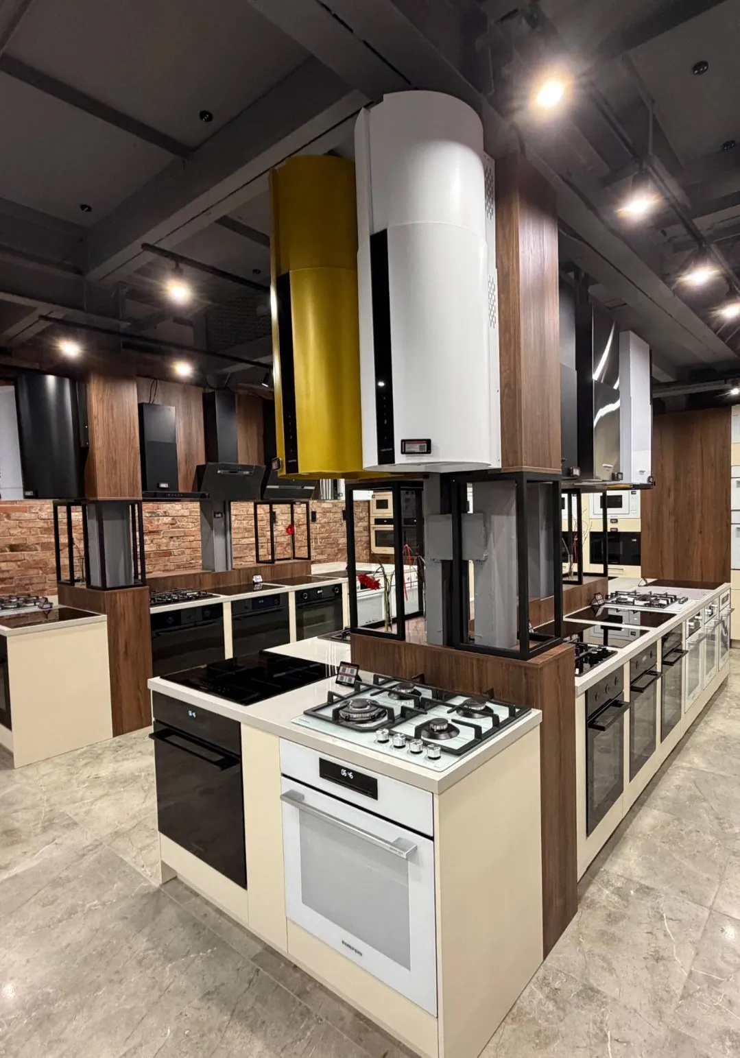 Торжественное открытие первого шоурума MEFERI